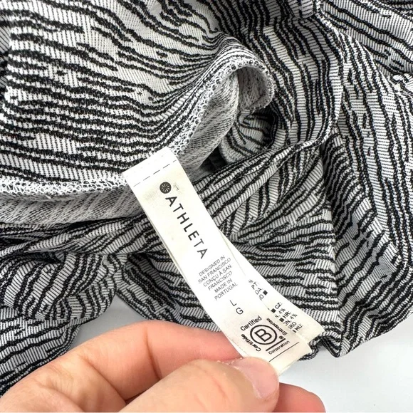 Athleta Women’s Sz L Flurry Seamless Turtleneck Long Sleeve Top Black & White - Picture 9 of 14